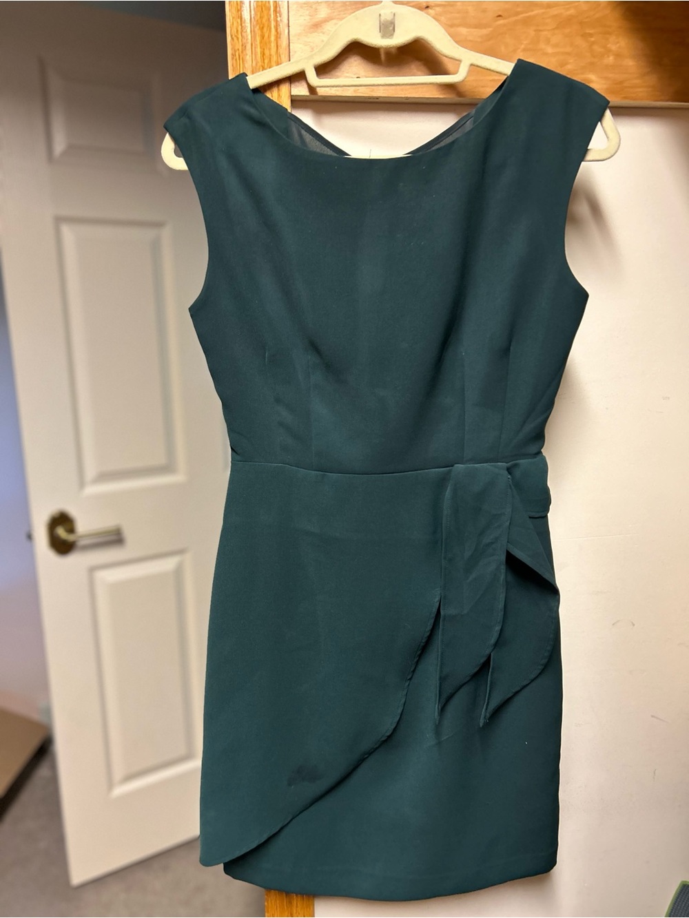 Forever 21 Dark Green Sleeveless Sheath Dress with Back Detail